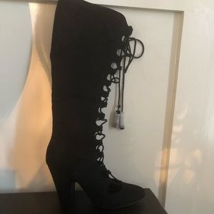 Women’s suede boots